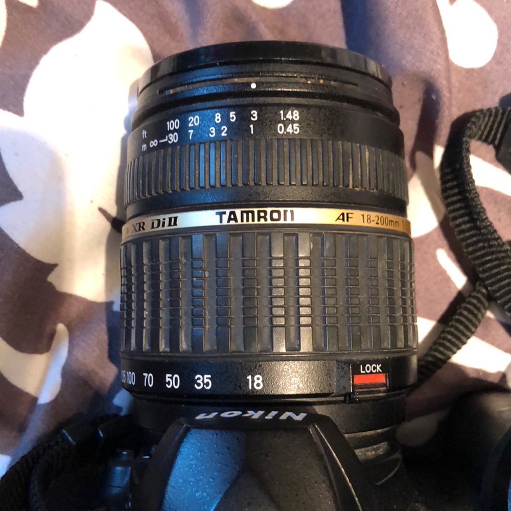 Nikon D50 - Picture 2 of 3